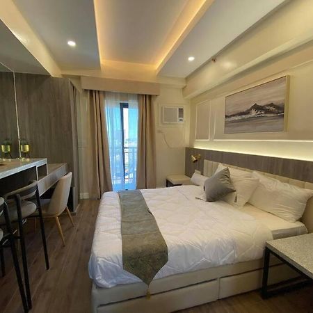 Condo Near Ayala Cebu City W Wifi Balcony Exterior photo