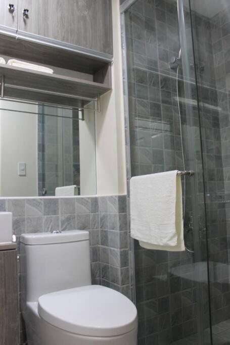 Condo Near Ayala Cebu City W Wifi Balcony Exterior photo