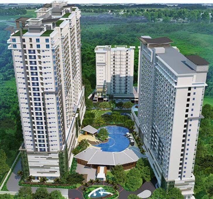 Condo Near Ayala Cebu City W Wifi Balcony Exterior photo